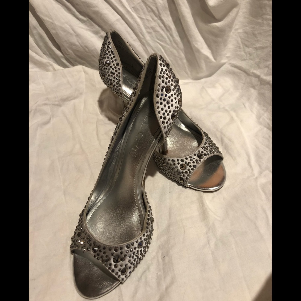 Aldo fabric & crystal silver 3in heels sz 7.5